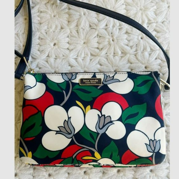 Kate Spade | Dawn Breezy Floral Pop Art Triple Gusset Nylon Crossbody Purse - Picture 9 of 13